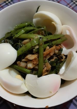 รูปของ ผักบุ้งไฟแดงลุยไข่ขาว