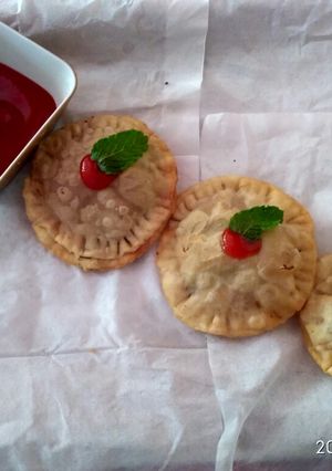 A picture of Mixed herbs gujiya.