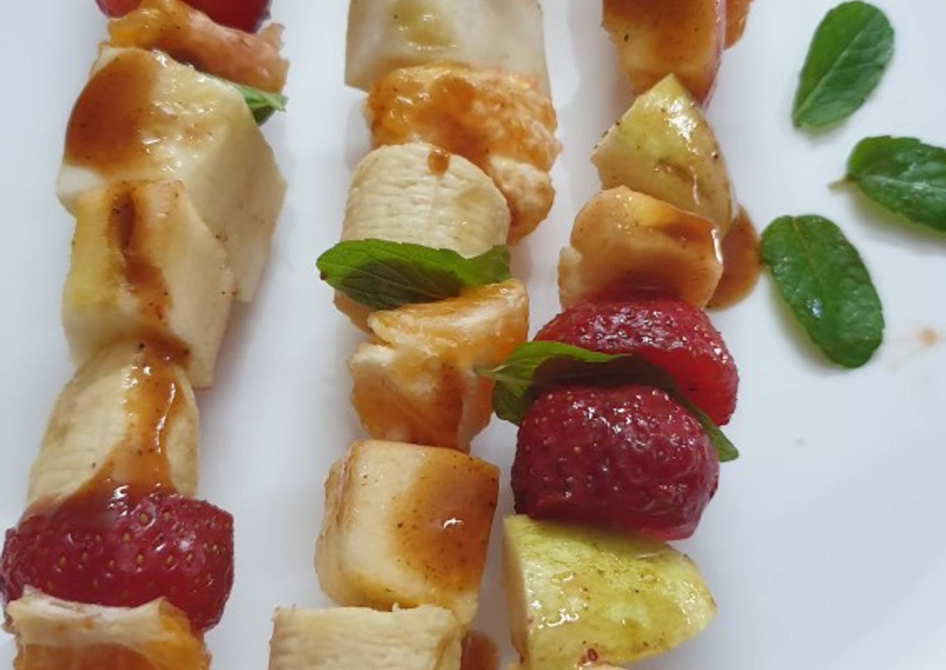 Tangy fruit shashlik