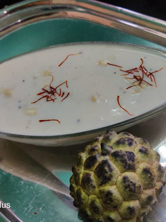 સીતાફળની બાસુંદી(Sitafal Basundi Recipe in Gujarati) રેસીપી મુખ્ય ફોટો