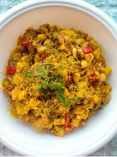 કોર્ન ભેળ (Corn Bhel Recipe In Gujarati) રેસીપી મુખ્ય ફોટો