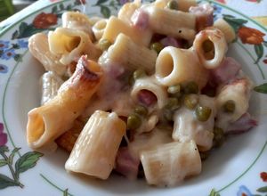 Foto di Pasta al forno piselli e prosciutto cotto