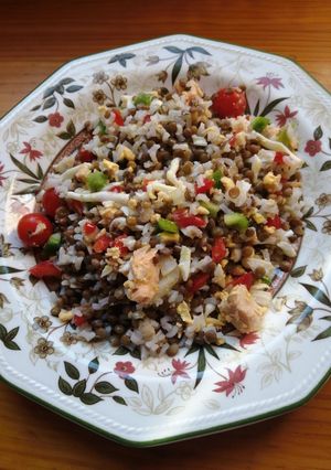 Una foto de Ensalada de lentejas y arroz #BBB