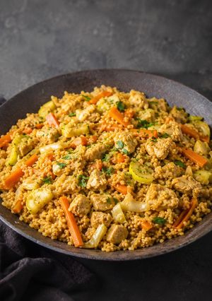 Mediterrán csirkés-zöldséges bulgur recept fotója