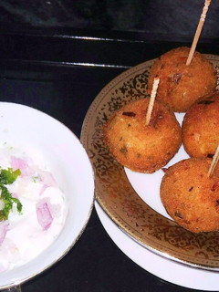 पोटैटो बॉल्स (Potato balls recipe in hindi) रेसिपी मुख्य फोटो