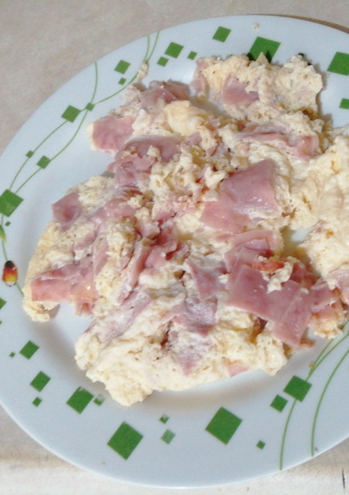 Una foto de Huevos revueltos con jamón sin aceite