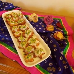 A picture of Crispy one bite shahi tukray.
