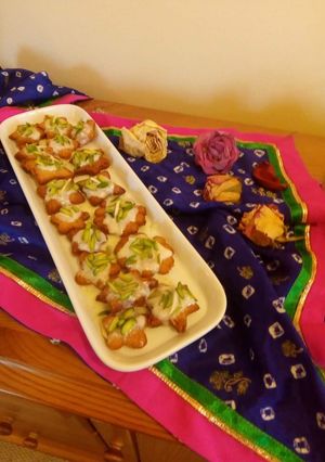 A picture of Crispy one bite shahi tukray.