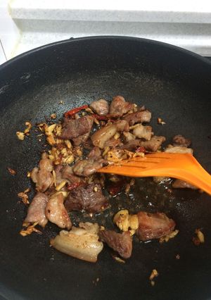 รูปของ หมูทอดกระเทียมพริกแห้ง
