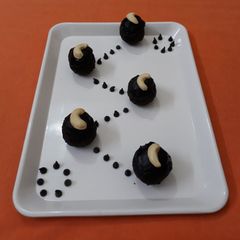 Chocolate balls A picture of Chocolate balls.