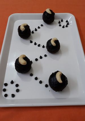 A picture of Chocolate balls.