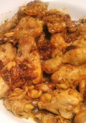 Una foto de Pollo al ajillo