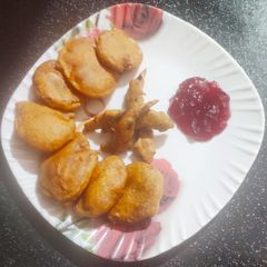 Aloo pakora A picture of Aloo pakora.