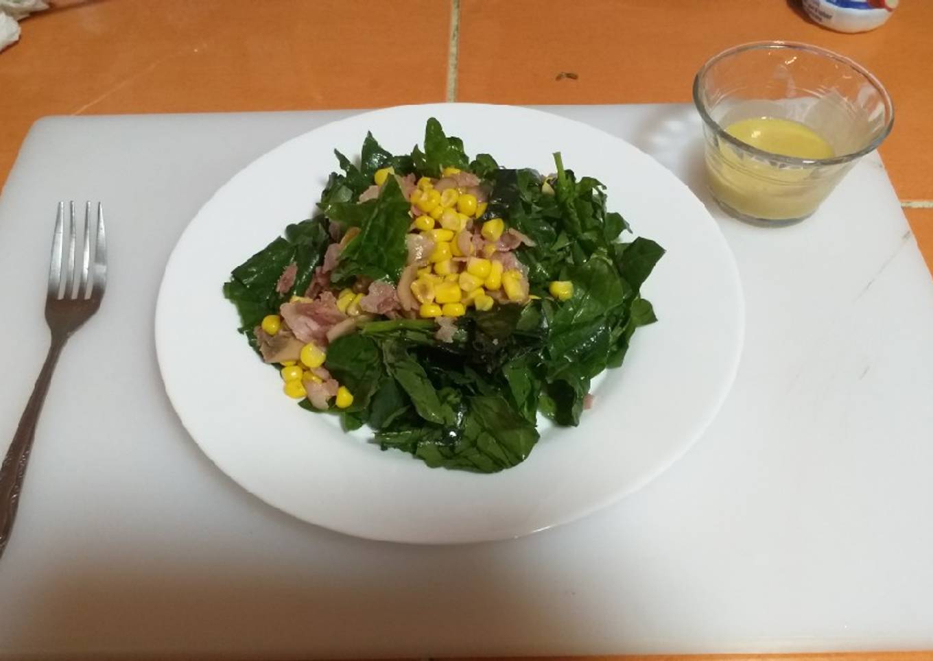 Ensalada de espinacas con tocino