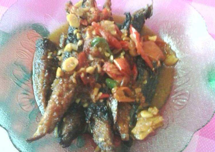 Resep Ikan Salem Tumis Kecap yang Menggugah Selera