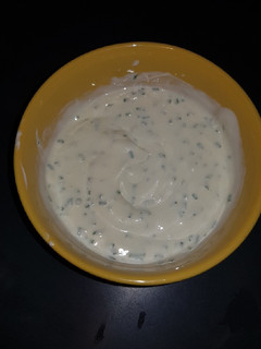 Una foto de Salsa de Yoghurt, mayonesa y ciboulette