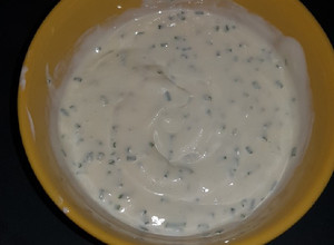 Una foto de Salsa de Yoghurt, mayonesa y ciboulette