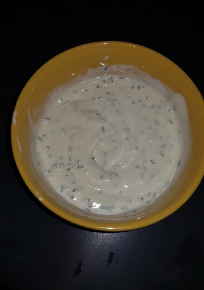 Una foto de Salsa de Yoghurt, mayonesa y ciboulette
