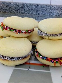 Una foto de Ricos y lindos alfajores de maicena 😄