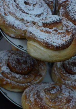 Foto principal de Panecillos de canela. (Kanelbullar, Rollitos de canela suecos)