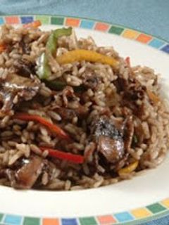 Una foto de Arroz con conchas ecuatoriano