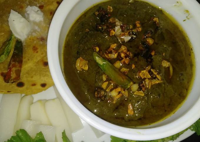 Sarson ka saag Makai ki roti Recipe by Mumtaz Ramzan - Cookpad