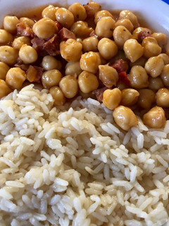 Una foto de Arroz con garbanzos