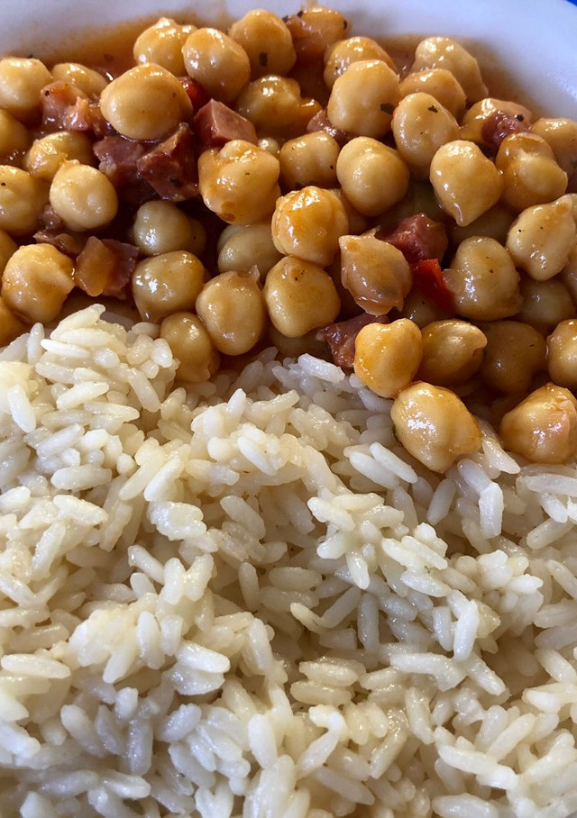 Una foto de Arroz con garbanzos