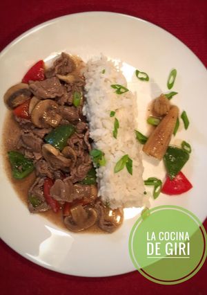 Una foto de Carne Salteada con Vegetqles (estilo oriental)
