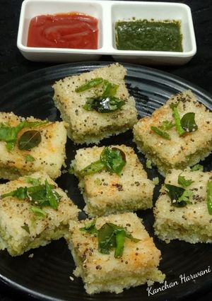 सूजी सैंडविच ढोकला (Suji sandwich dhokla recipe in hindi) रेसिपी मुख्य फोटो