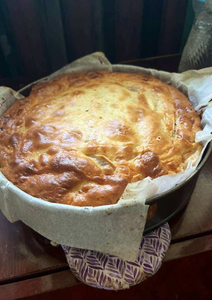 Шарлотка с яблоками на сметане 😉 Дуже смачна і соковита😋
