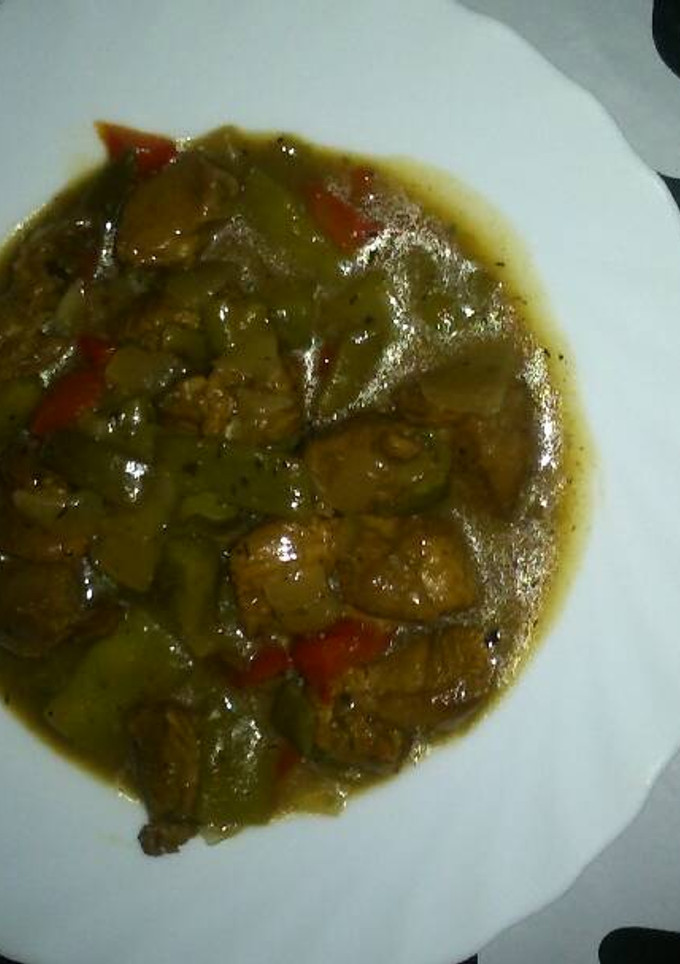Una foto de Carne de pavo y verduras al vermouth