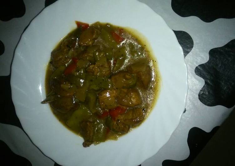 Carne de pavo y verduras al vermouth