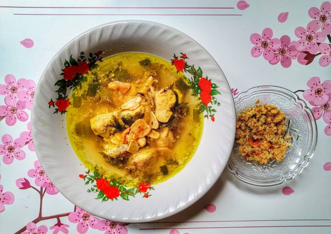 Bagaimana Memasak Soto Ayam Bening Sambal Kemiri, Maknyuss