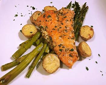 The New Way Serving Recipe Sheet pan Honey lemon garlic salmon with asparagus and potato Restaurant Style