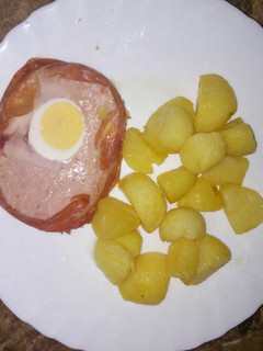 Una foto de Asado de Pechuga de pollo con patatas