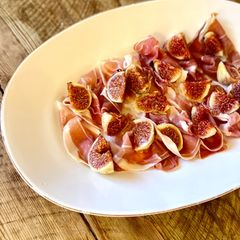 A picture of Fig & Parma ham.