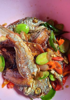 Foto resep Tumis ikan asin petai pedas