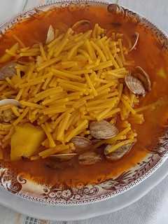 Una foto de Fideos de pescado