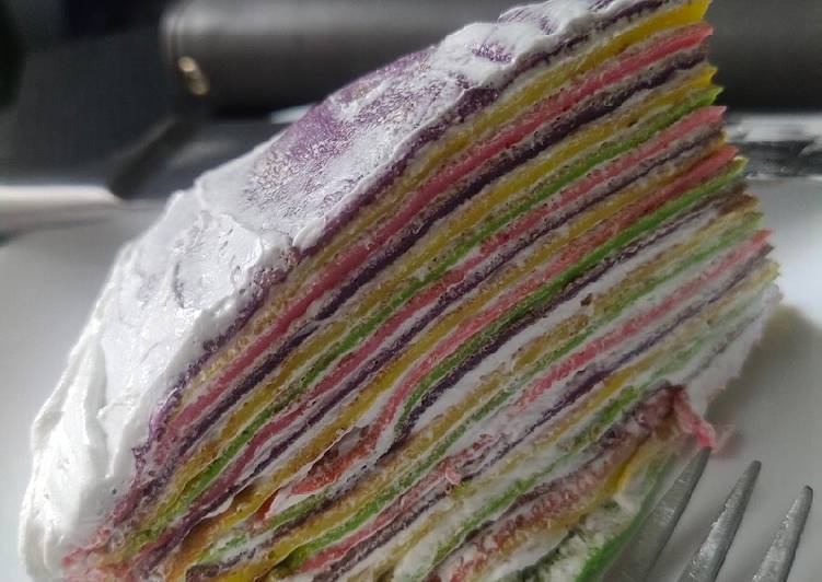 Bagaimana Menyiapkan Crepe rainbow cake Anti Gagal