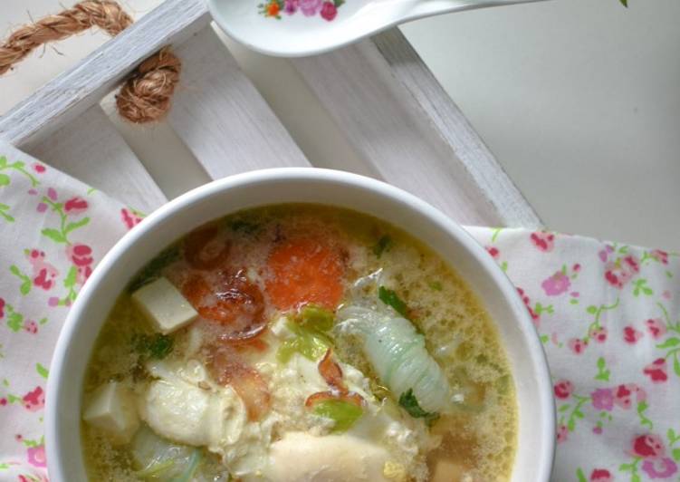 Sup Telur Tauhu dengan Shirataki Noodles