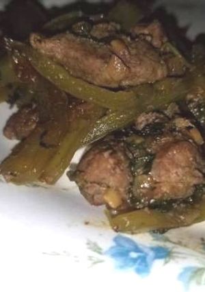 Una foto de Hígado con verdura