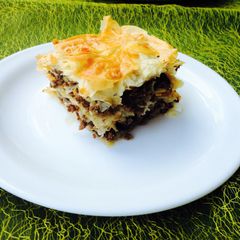 A picture of Phyllo Meat Pie.