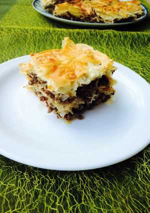 A picture of Phyllo Meat Pie.