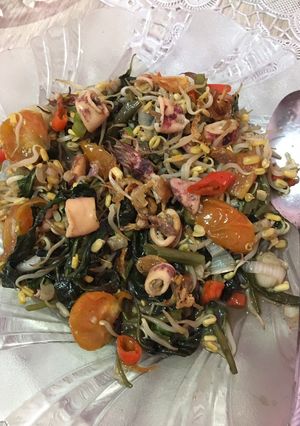 Foto resep Tumis kangkung cumi asin saos terasi