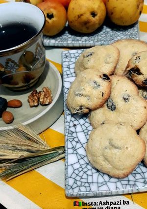 عکسی از دستور شیرینی کشمشی🍪