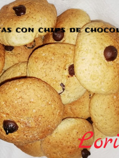 Una foto de Galletas con chips de chocolate 😋🍪