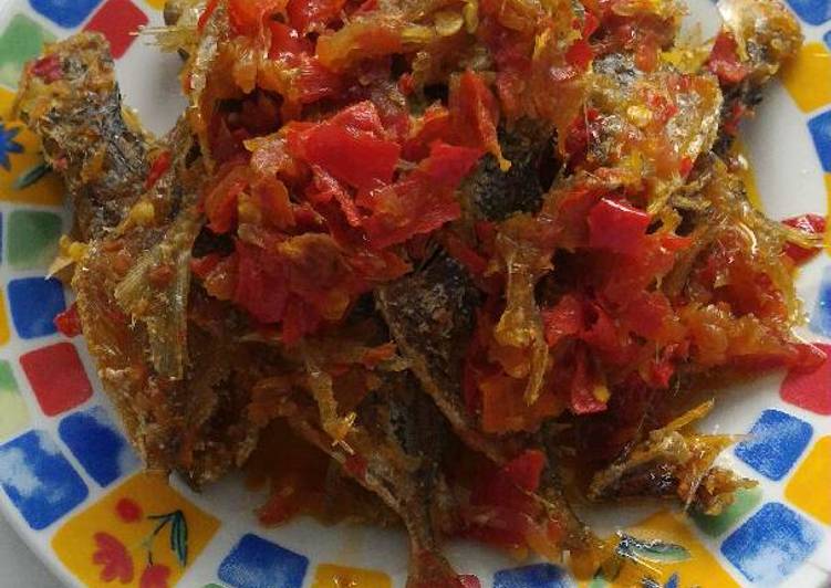Resep Ikan Selar bumbu Balado yang Enak Banget