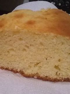 Una foto de Torta de vainilla fácil, rica y esponjosa