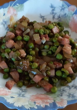 Una foto de Guisantes salteados con Sajonia